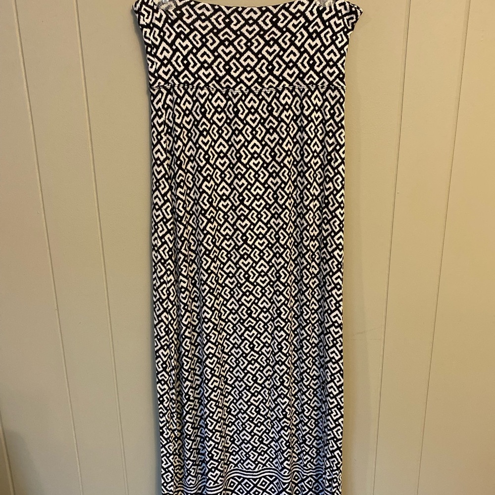 Black and white maxi skirt